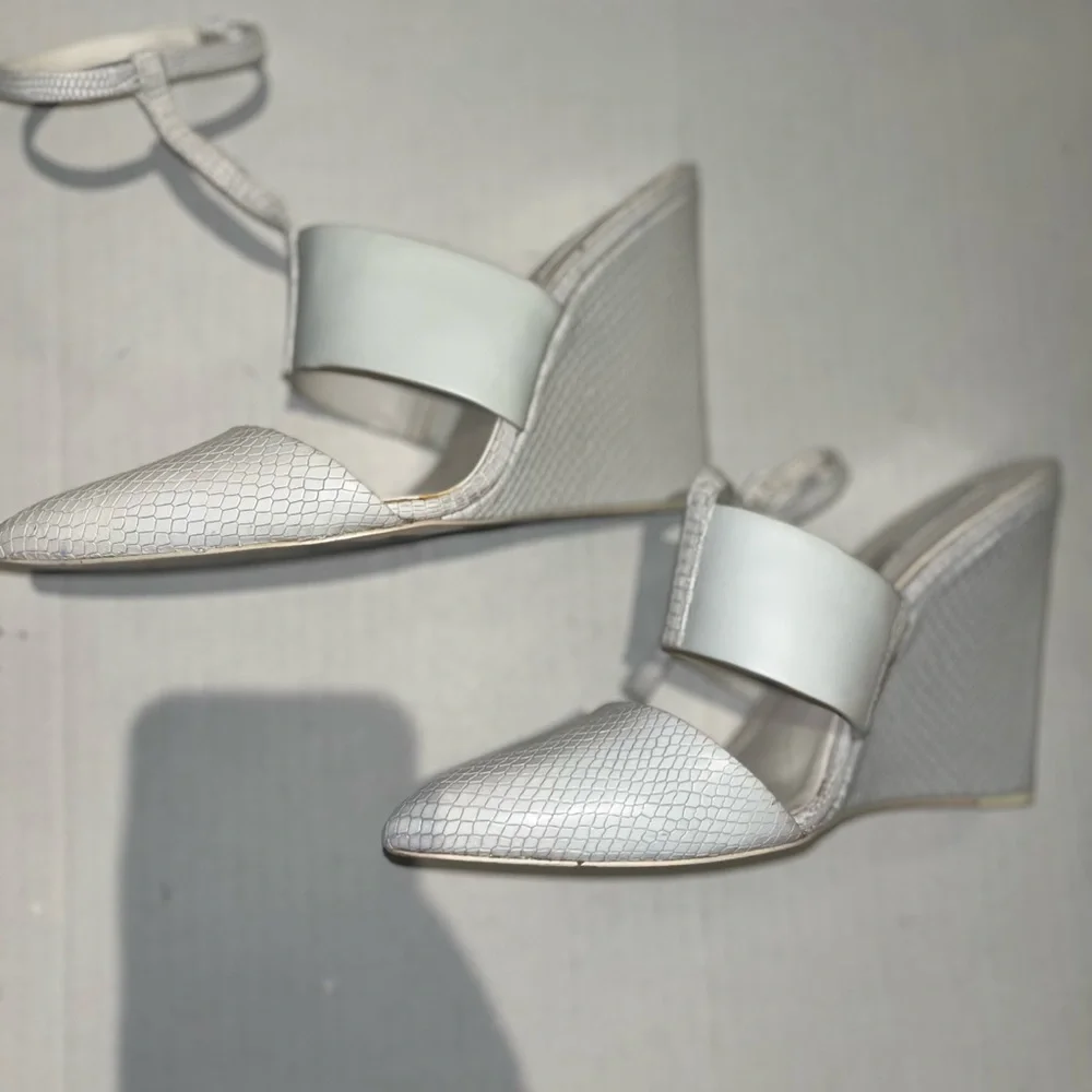 BCBG Maxazria Shoes